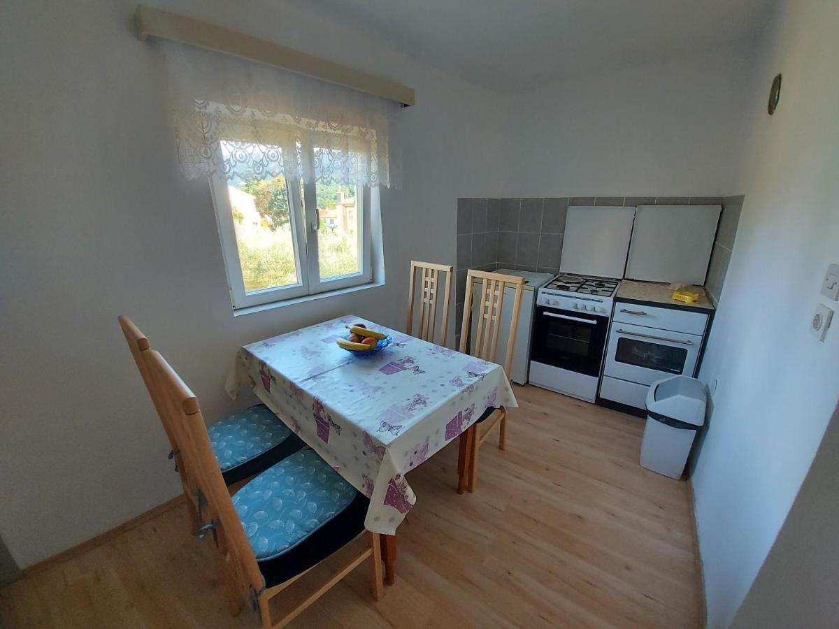 Apartment Dora Draga Bašćanska Bagian luar foto